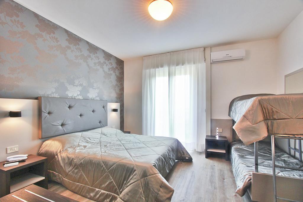 Hotel Gambrinus Lignano Sabbiadoro Chambre photo