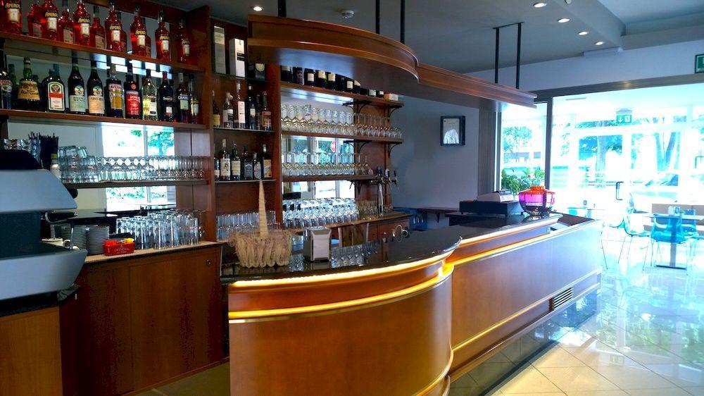 Hotel Gambrinus Lignano Sabbiadoro Extérieur photo
